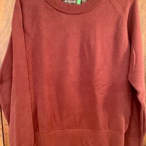 Dockers Women’s Burgundy Crewneck Sweater- like new!